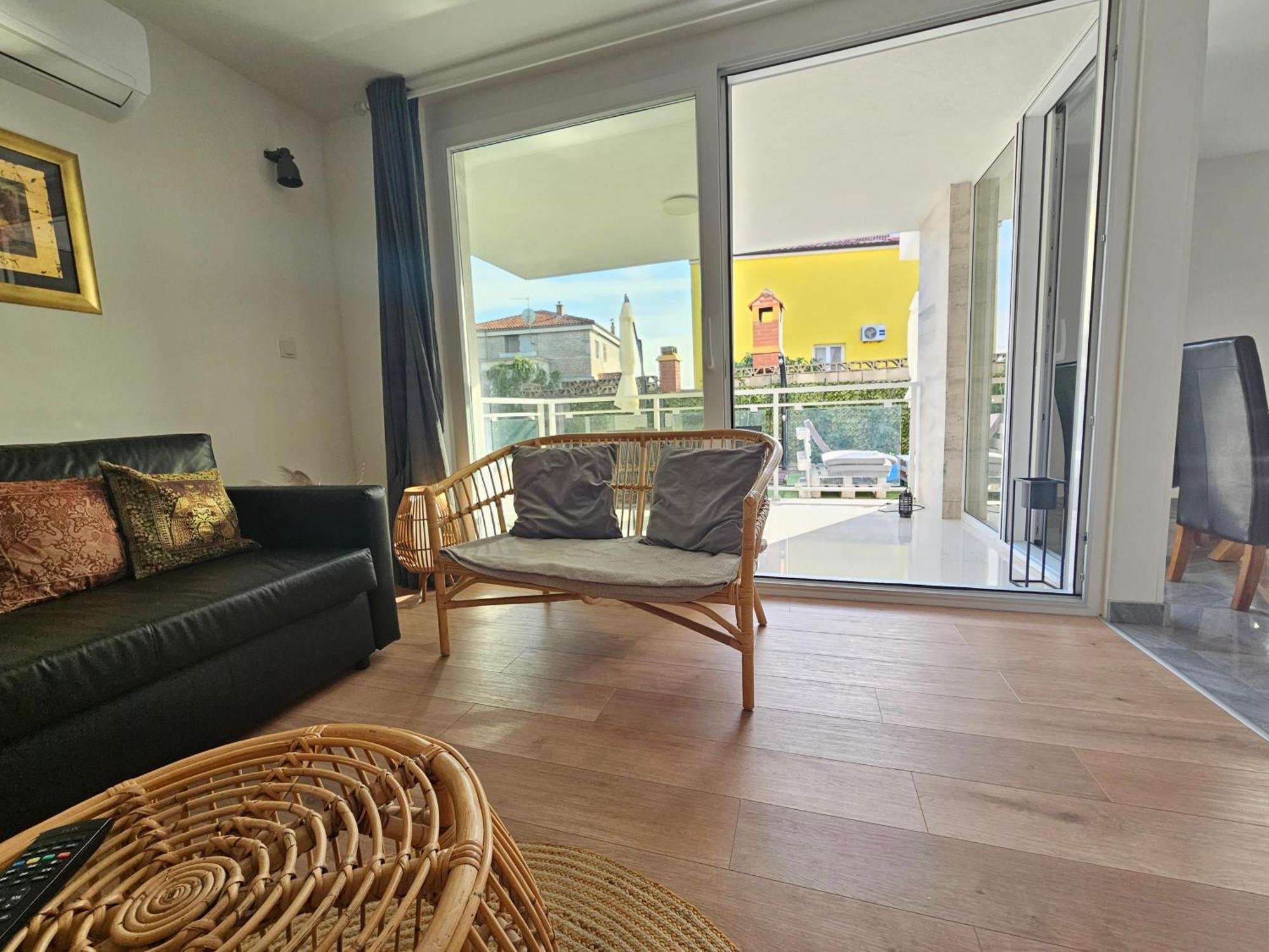 Vila Regina Apartment Rex With Swimming Pool 耶泽拉 外观 照片